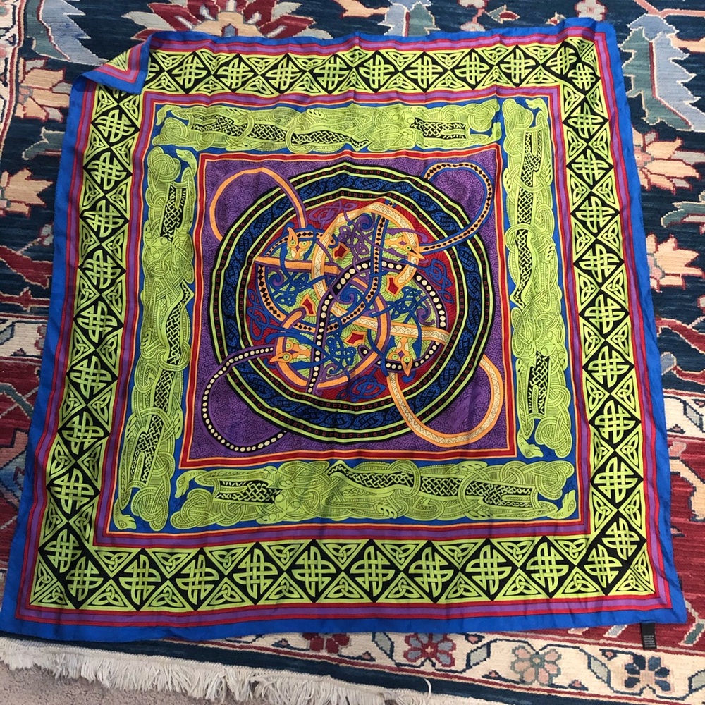 Geometric bright scarf